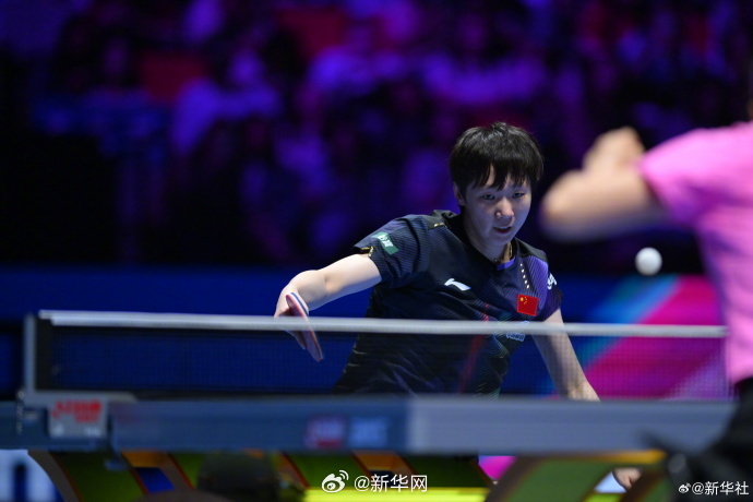 【#王曼昱冲进决赛#】2026澳门乒乓球世界杯女单半决赛，王曼昱4-2战胜申裕斌