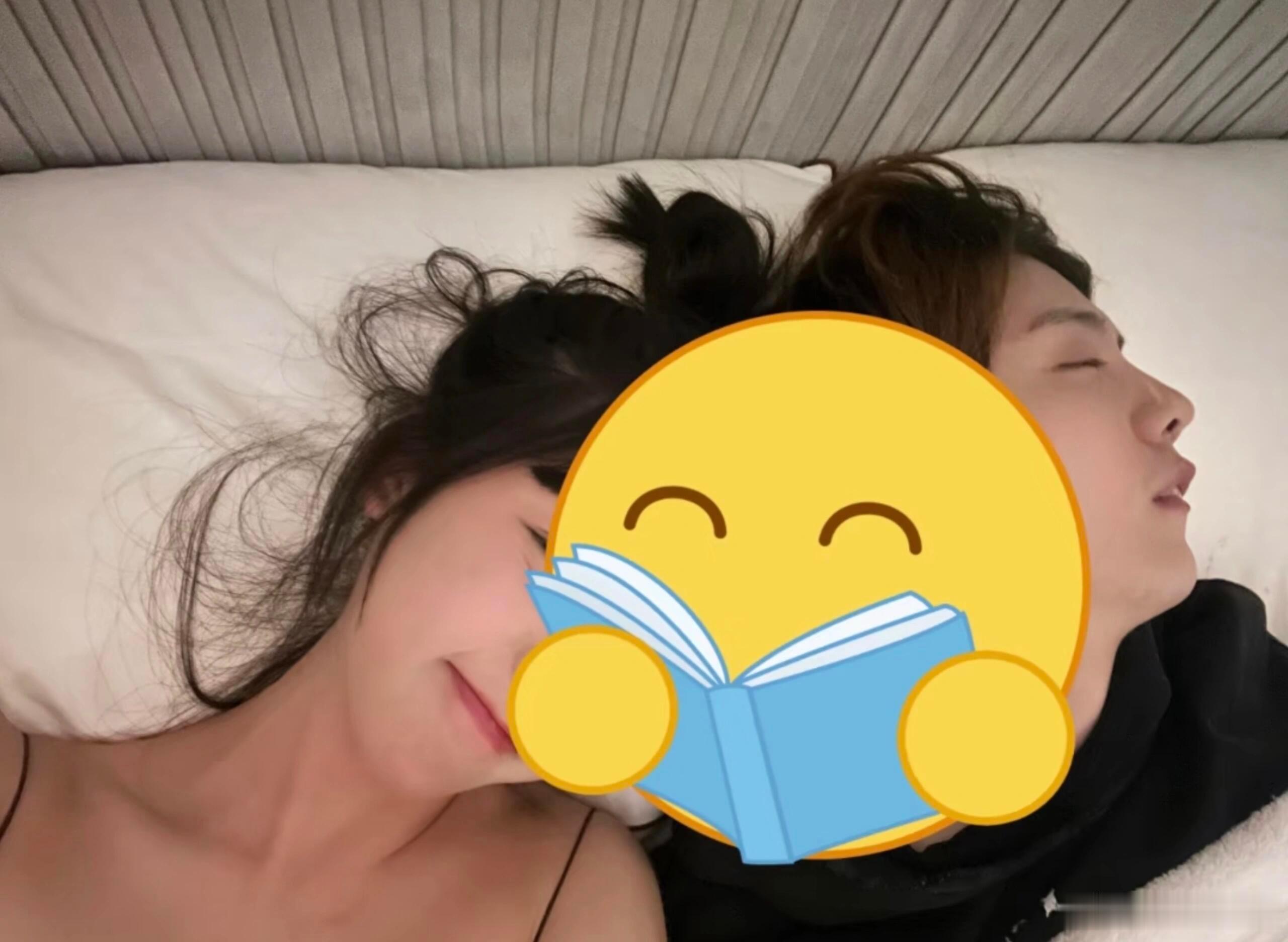 鹿晗司晓迪才是真正的陆地cp 救命！这睡姿也太自然了吧！原来真正的陆地cp是这样