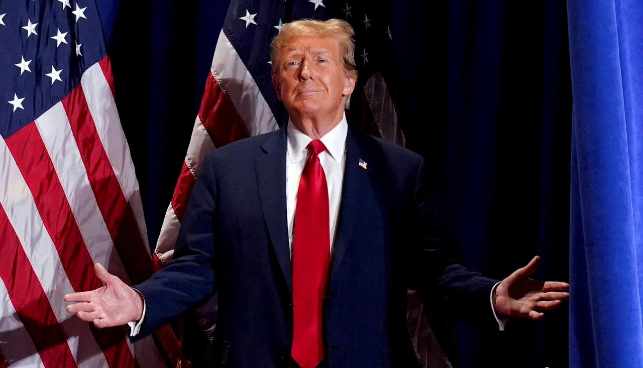 美国多地近期爆发抗议ICE的大规模示威活动。
特朗普回应说，美国沉默的大多数认可