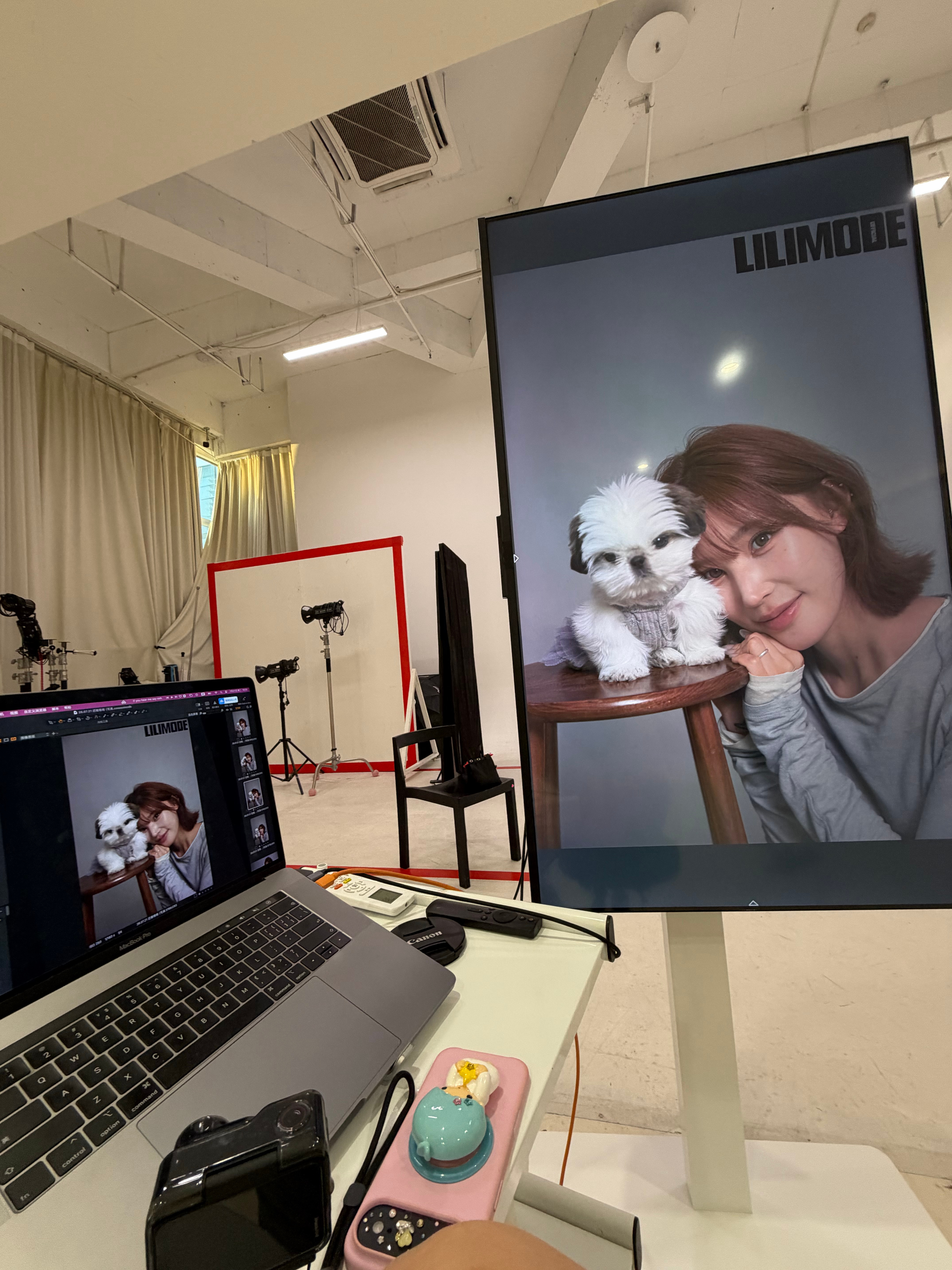 又安排上了写真好韩 好喜欢 好出片～今天这个妆造 满分💯俺晚上发起vlog！！
