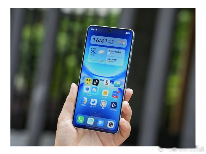 iqoo iQOO 15T手机即将上市发布，现在对于这款手机的配色已经非常的明朗