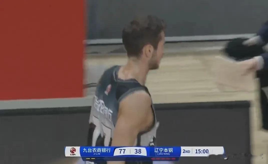 今晚CBA常规赛迎来东北德比，吉林男篮主场迎战卫冕冠军辽宁男篮。赛前，辽宁男篮取
