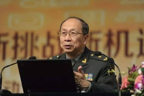 2013年9月，美国记者当面问金一南：“要是美国炸了中国价值2000亿的三峡大坝