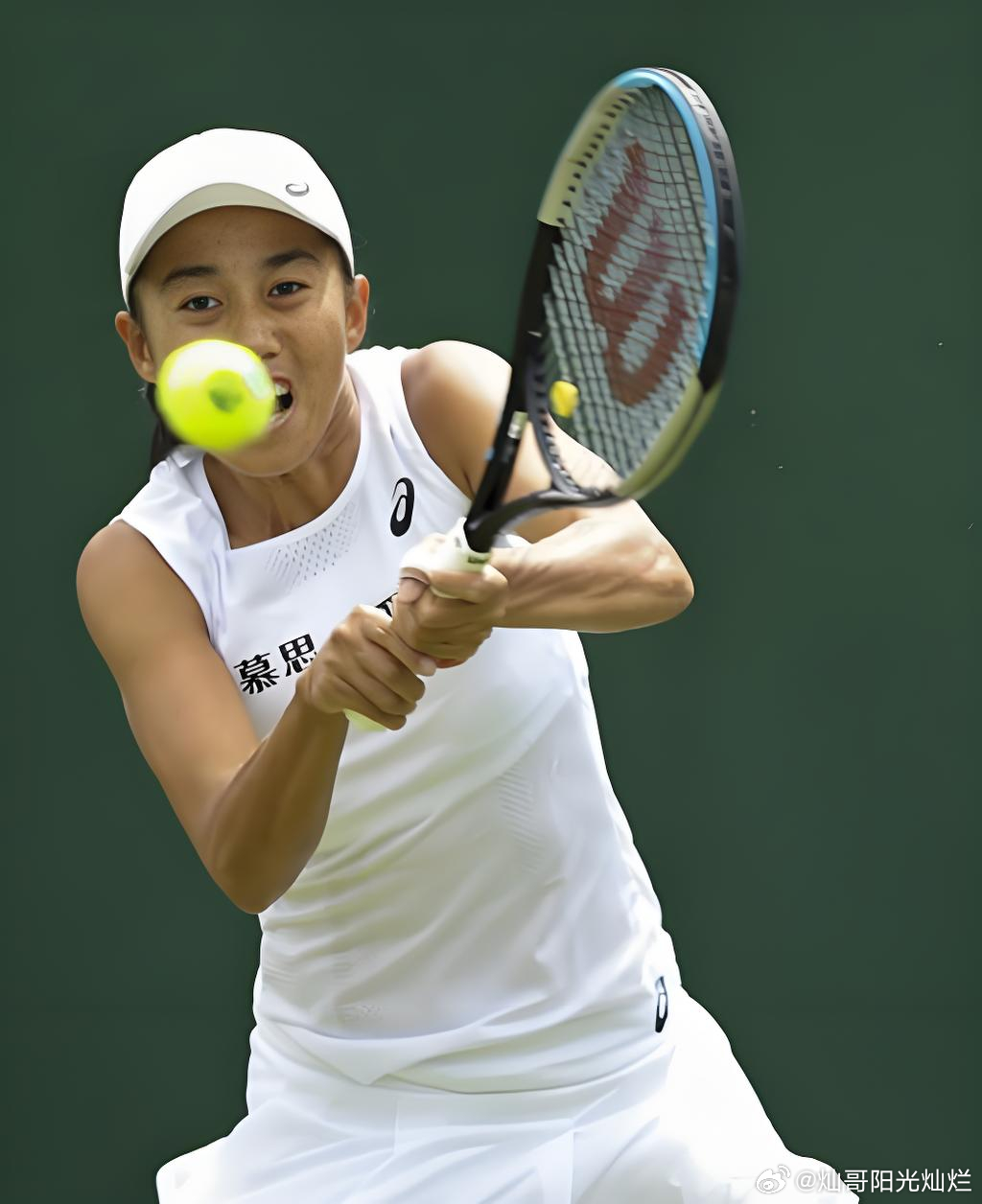 中国金花独苗上演绝地反击36岁的张帅成为本届迈阿密站唯一晋级四强的中国选手。她与