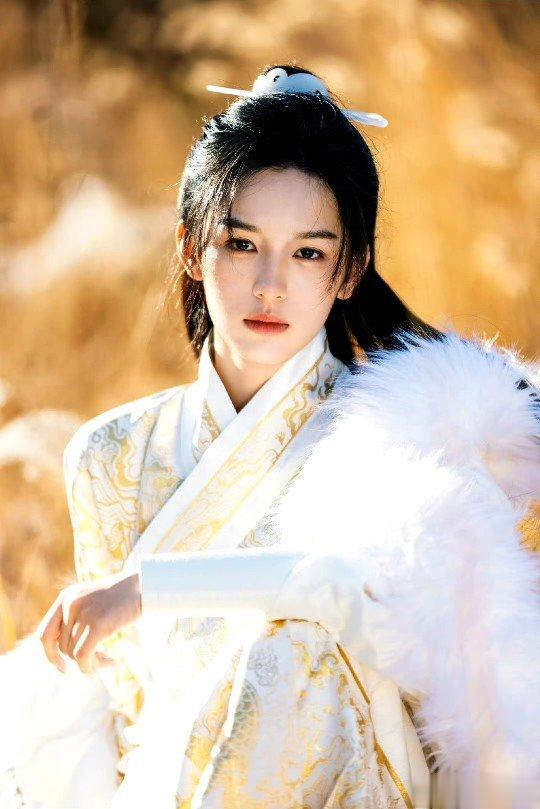 #周也雪中公子##周也大雪氛围感# 好英气的公子~ ​​​