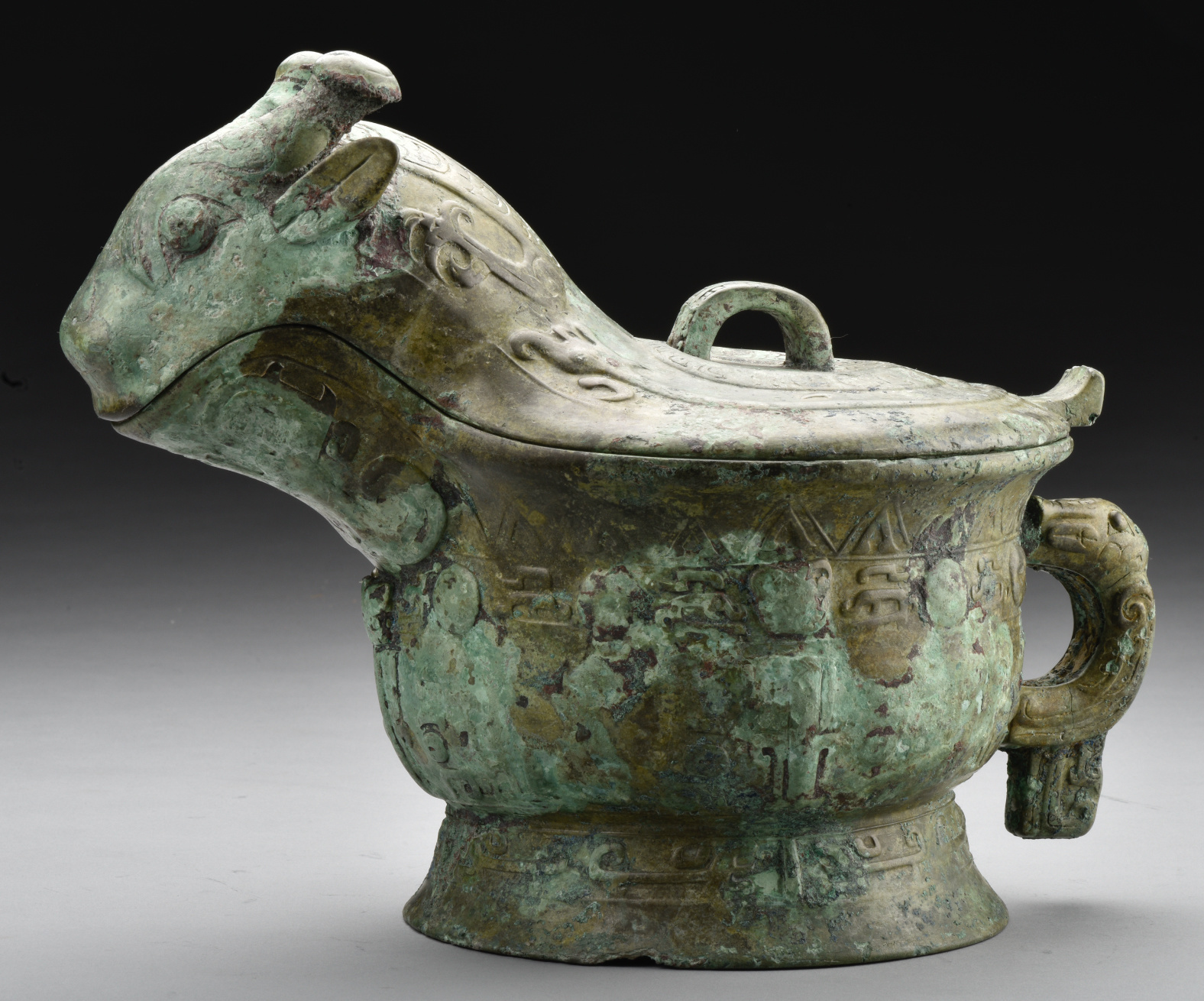 清华大学艺术馆的特展“中国之中:中原古代文明精粹” 中展出的1998年河南鹿邑太