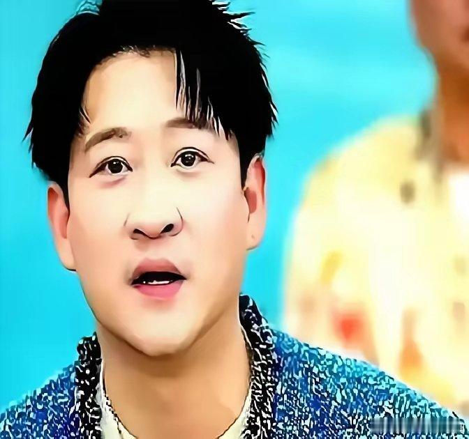 曹云金昨晚直播，榜一大哥刷火箭骂郭德纲全家，他笑着看屏幕，一句“这话冲，也算实话