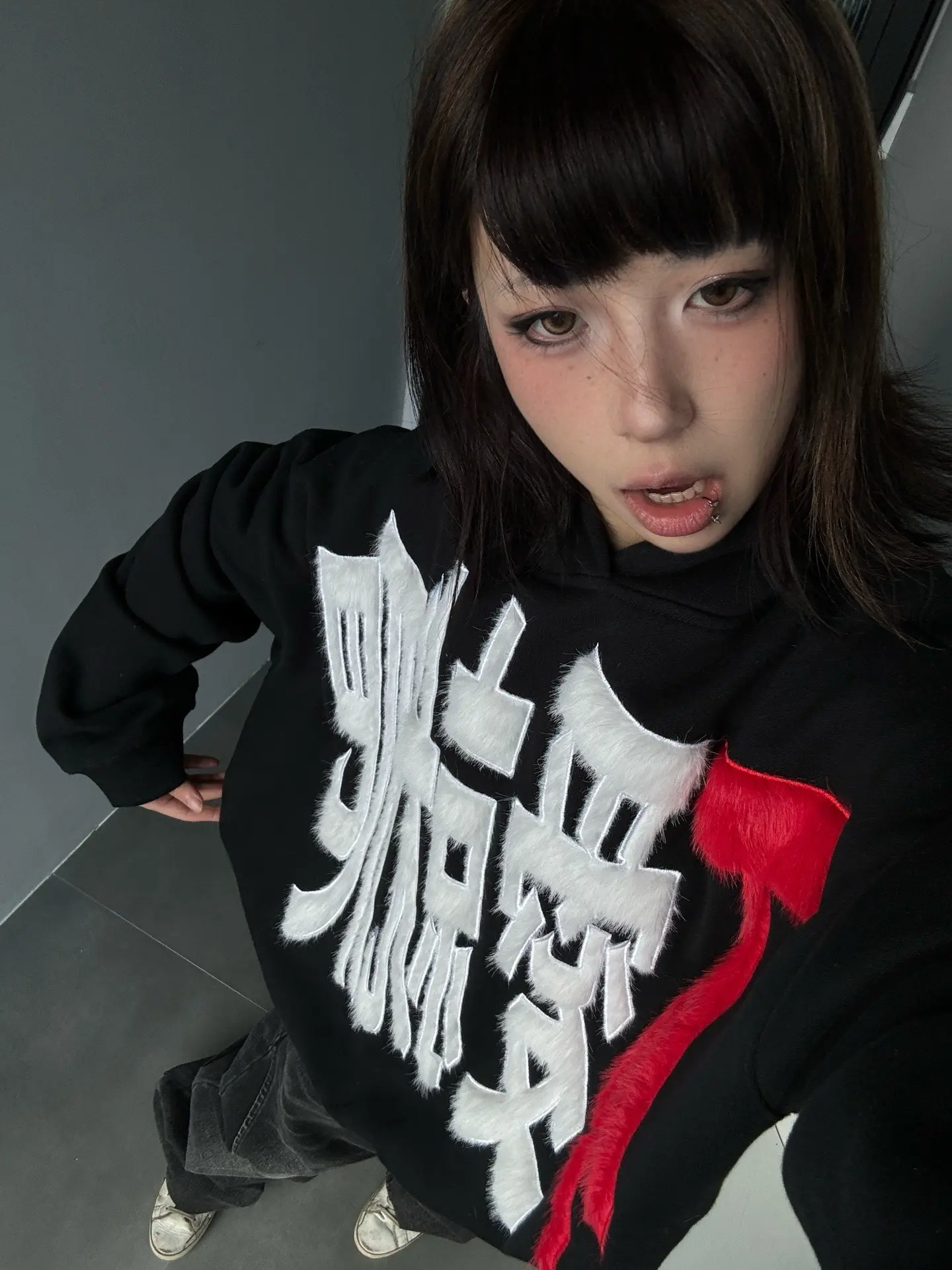 别来骗我vx 除非你是atm奴 因為我是拜金女