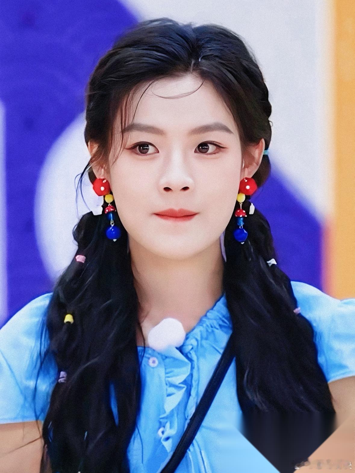 有句话不知当不当讲， 百花奖现在这么水了吗？ 越剧演员陈丽君，提名了最佳新人，好