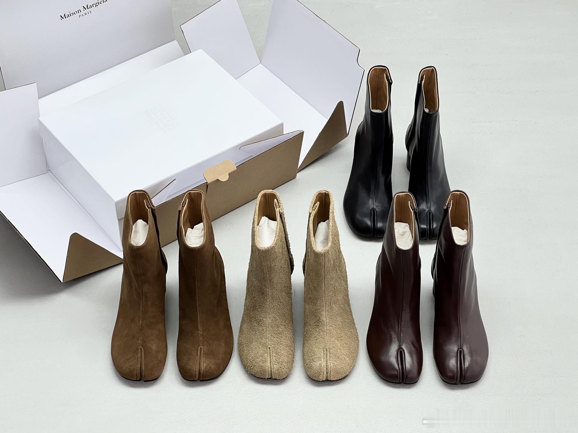 Maisonmargiela MM6 马吉拉粗跟经典分趾短靴辨识度极高，舒适度满