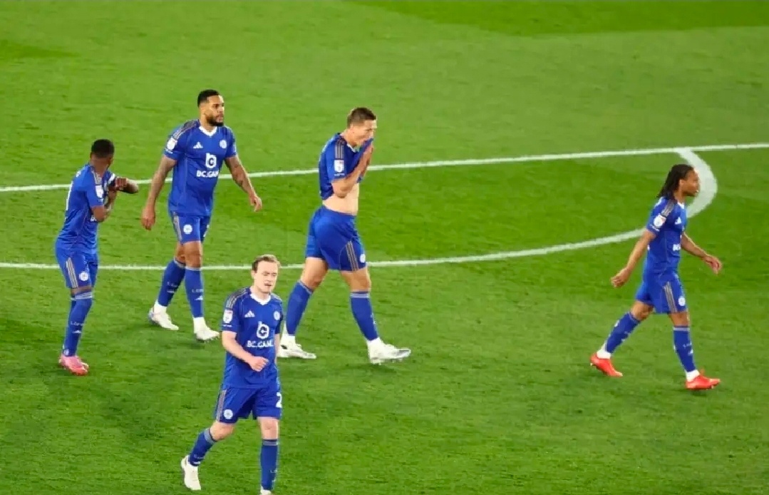 莱斯特城提前降入英甲叹息！蓝狐奇迹缔造者提前2轮降入英甲，连续两年降级，近18轮