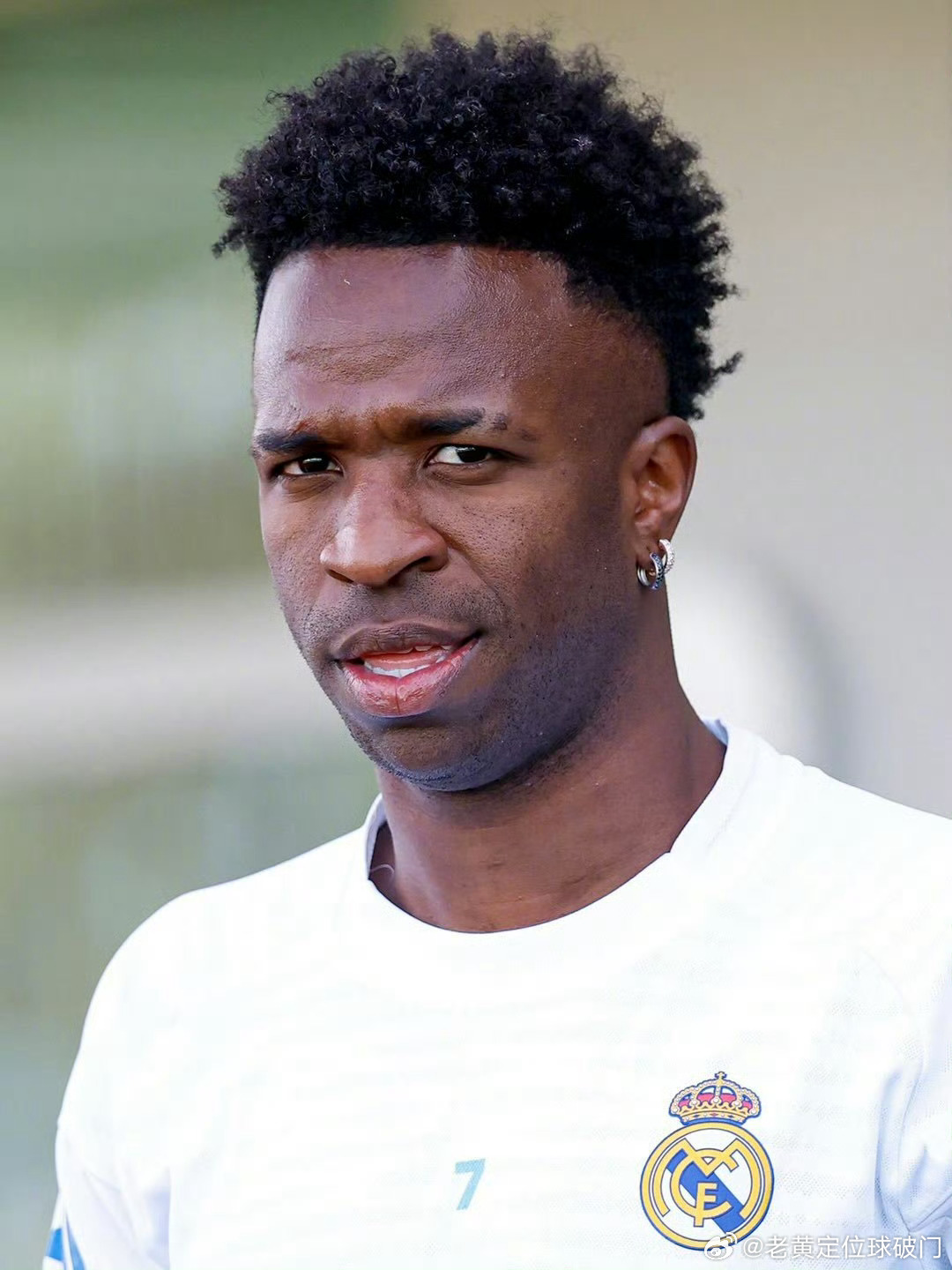 姆巴佩肉眼可见的变得沧桑。今晚的皇马出战拜仁，貌似优势的一方是拜仁了？我不太信！