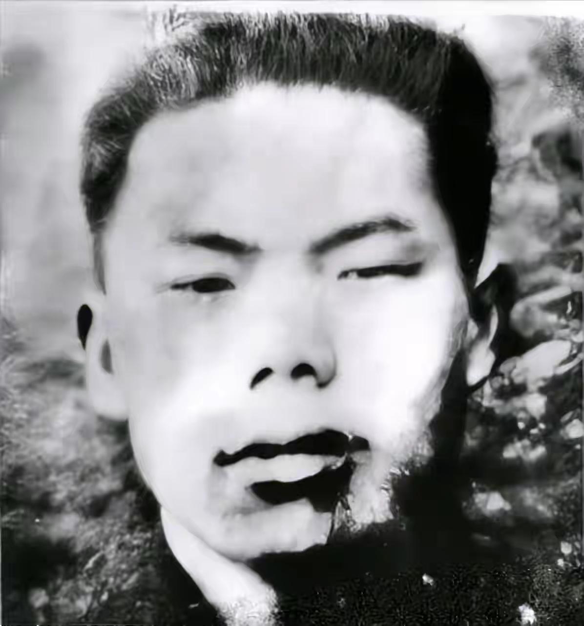 1952年深夜，朝鲜战场上志愿军战士都在熟睡，唯有一名战士因入党太激动，翻来覆去