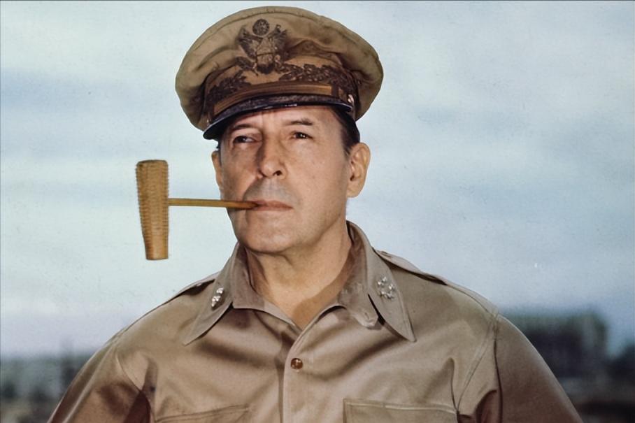 1962年，麦克阿瑟听闻印度跟中国开战了，颇为感慨的说出了一番犀利评论：谁跟中国