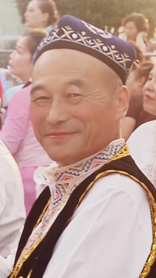 【夏之韵·新疆舞中的巴郎子速写】记录我的2026
以微笑面对人间，
用舞蹈舞动人
