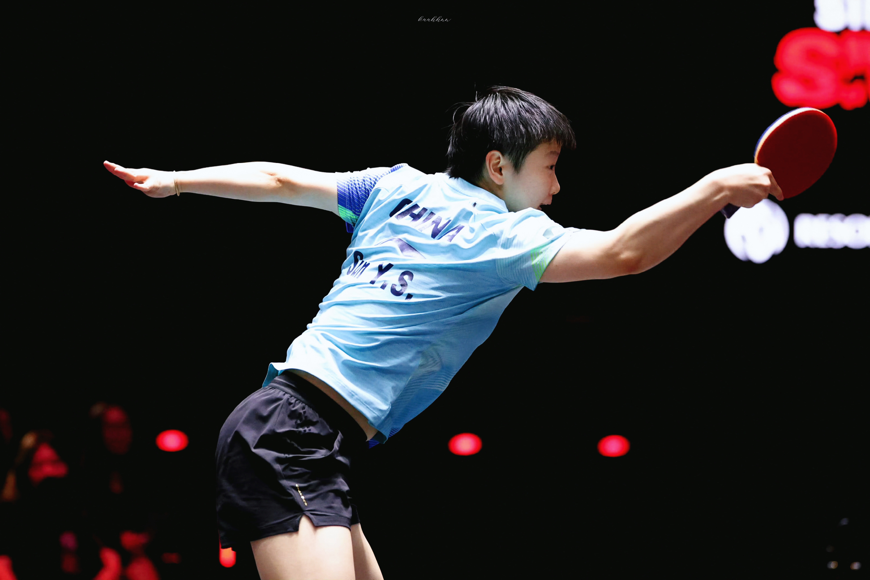 湖水碧绿依然如今 