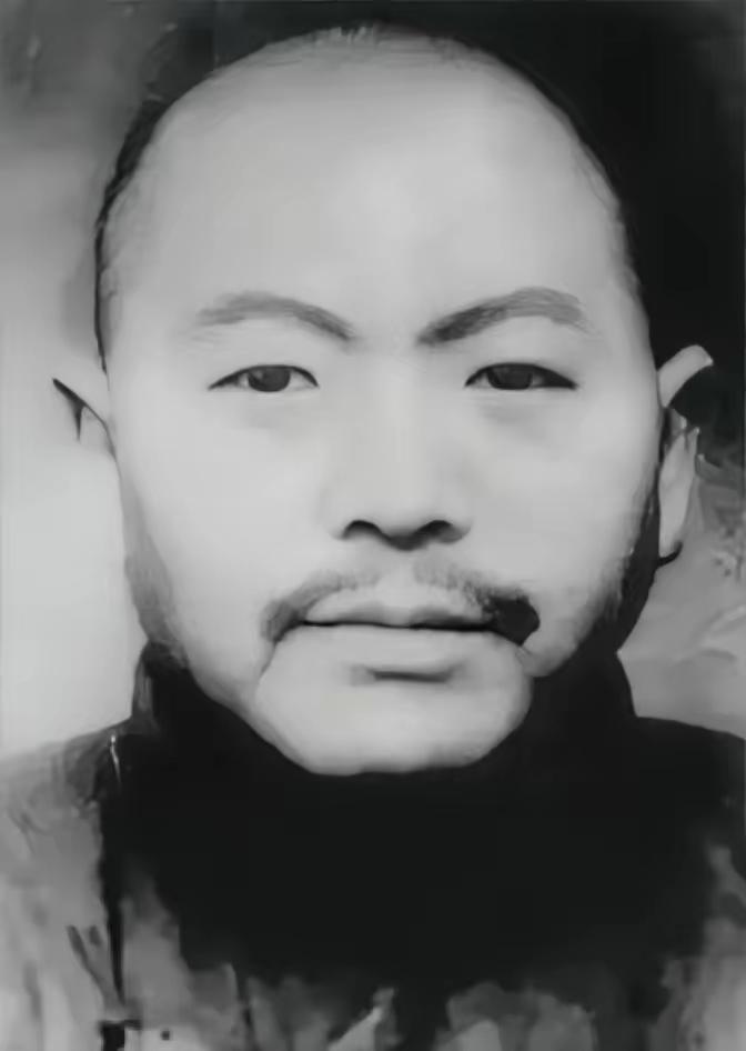 刑场紧急叫停！被当成汉奸枪决的黄标，尘封数十年的真实身份终于曝光
 
历史最大冤