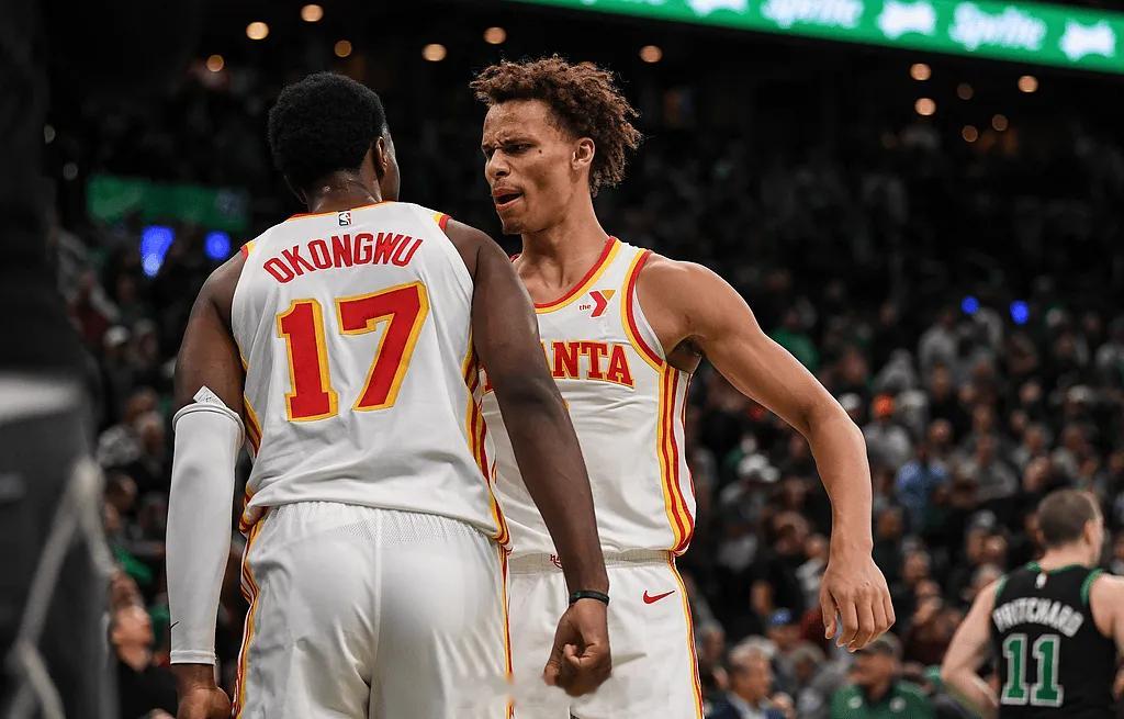 上一个场均3+抢断的球员为92年斯托克顿，丹尼尔斯场均3.6断今日NBA杯比赛，
