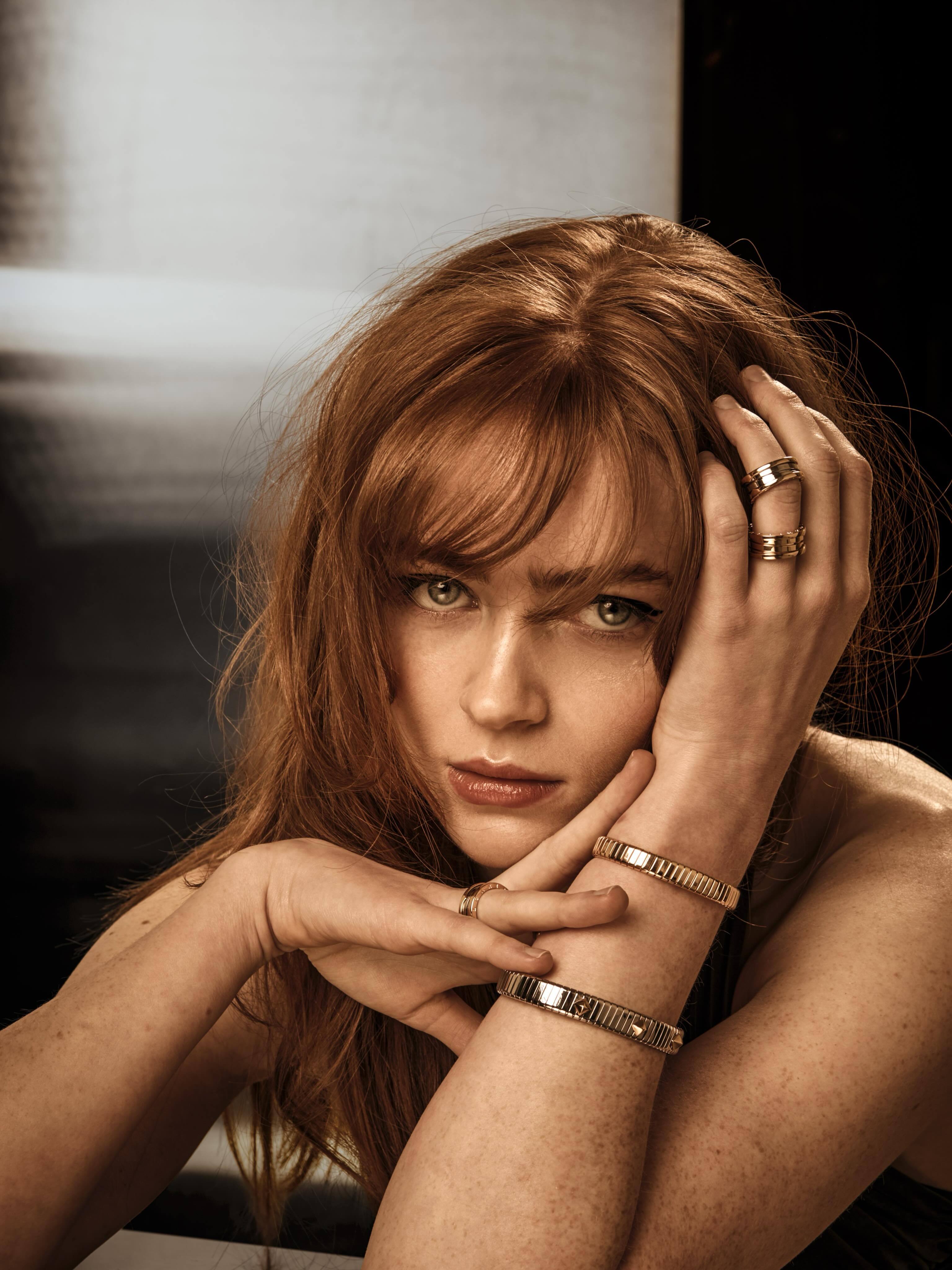 闪闪发光的女孩，眼里有火焰❤️🔥Sadie Sink 演绎全新 BVLGARI