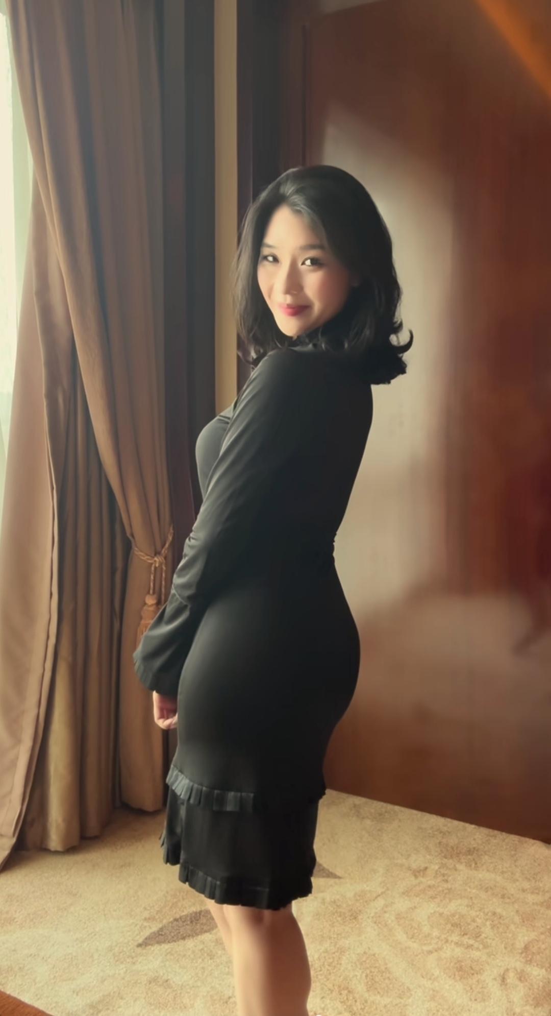 窗帘晨曦初露，新的一天给自己一个微笑哦！什么年龄段的女人最有女人味?
