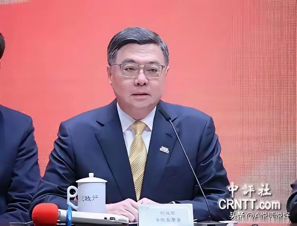 国民党执政时面对民进党的胡闹，一点办法都没有，国民党现在在野了，面对民进党的不副