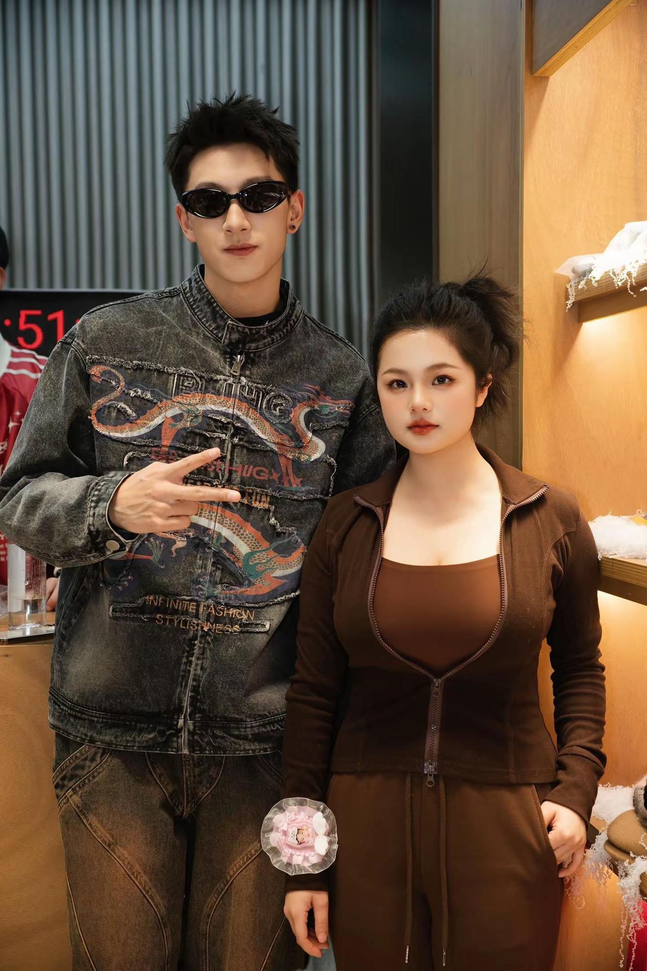 看起来各帅各的，实际上也是。@刘卓杰_Atom7.🕊️ 今日冬至