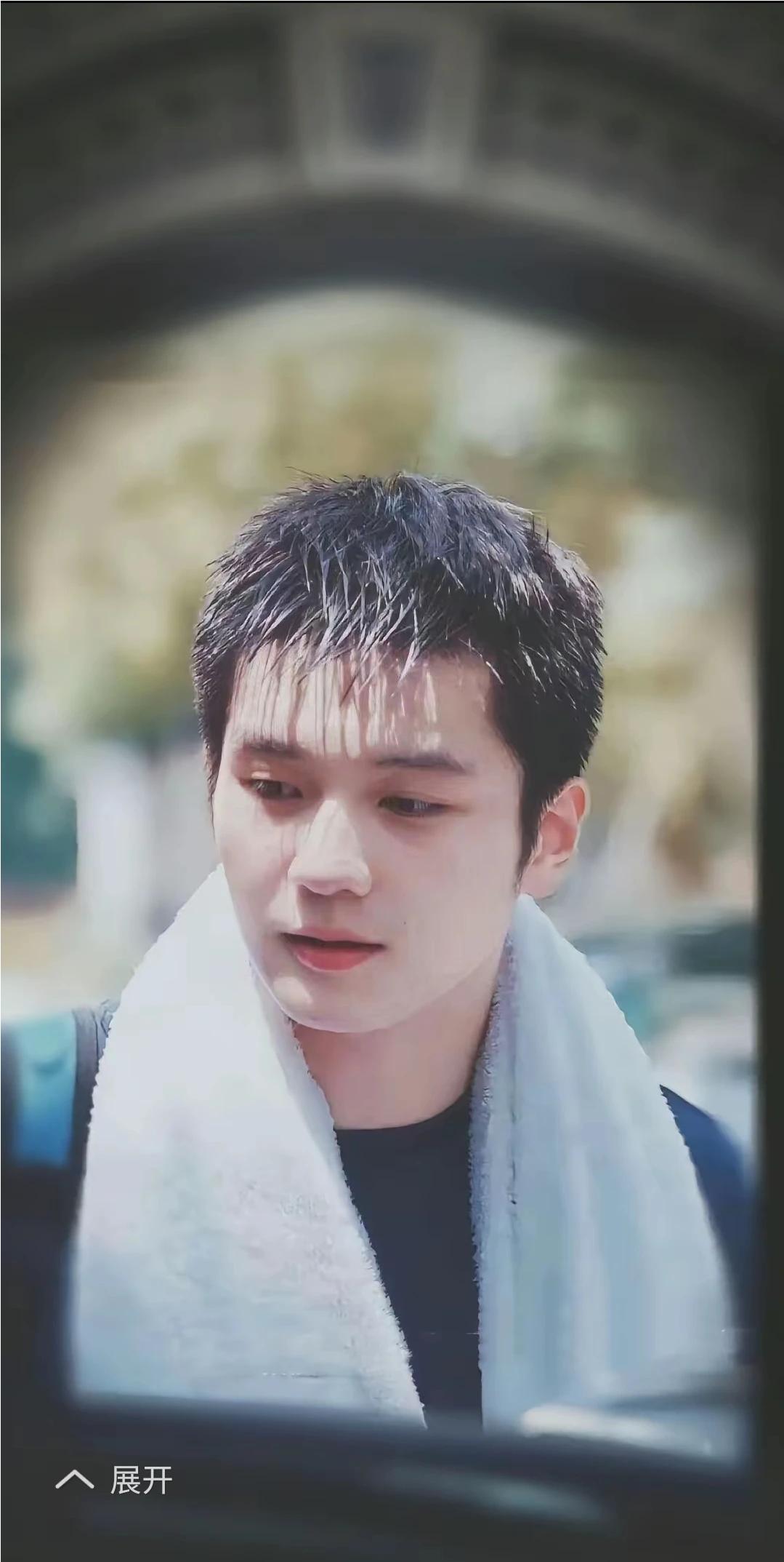 20岁的樊振东，连续3年拿了地表12强冠军，人称樊百万就是这么来的，3年将300