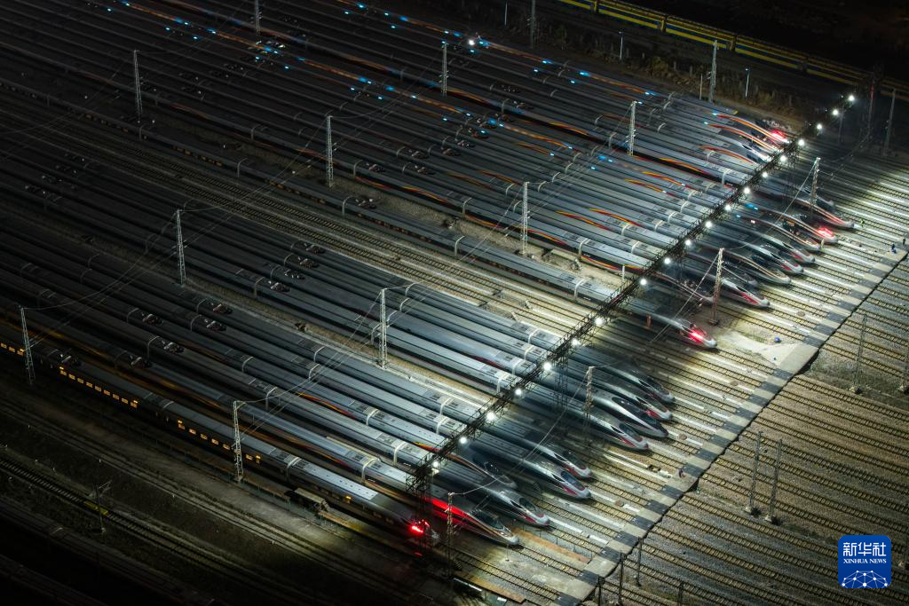 #春运首日琼州海峡运送旅客近6万人#【春运首日琼州海峡运送旅客5.9万余人】2月