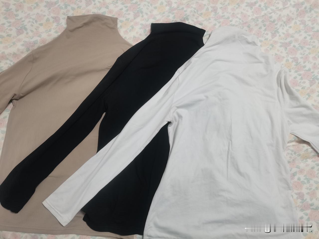 瞧瞧我，一样的打底，非要弄三件。

最近眼馋有些极简博主的家，房间干净到反光，东