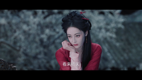 迪丽热巴贺思慕1秒变脸都去看这个《白日提灯》，第一集反馈已经出来了，是好看的！！