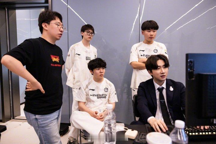JieJie的积分真好用！因JDG止步四强 积分95点的iG确认冒泡赛胜者今日L