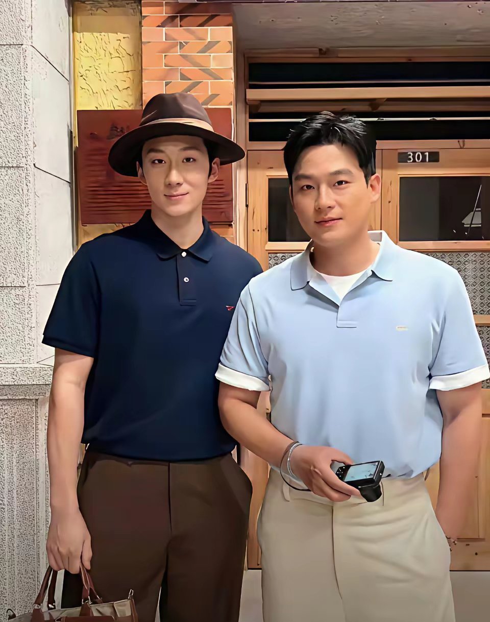 欧豪现在怎么这样了？被左边秒成渣了，花期好短啊，从帅哥变啤酒肚大叔了 ​​​