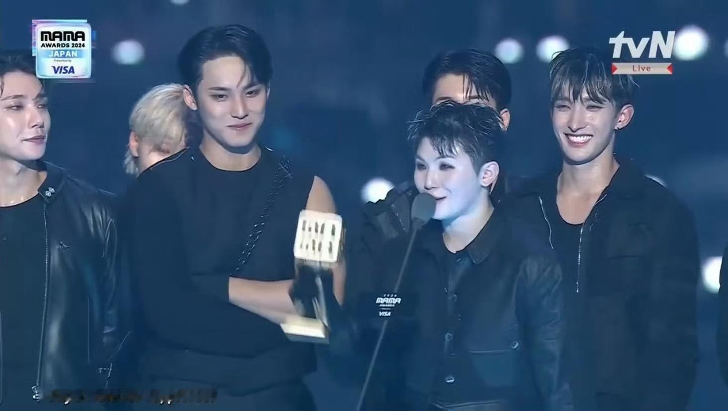 Woozi发表SEVENTEEN MAMA年度艺人大赏获奖感言时哽咽 woozi