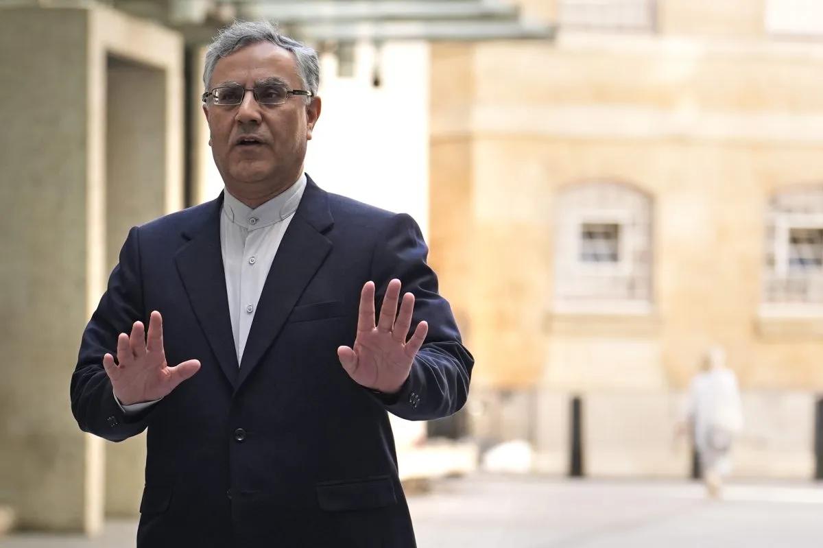 在昨天由法国和英国共同主持的51个国家峰会之后，英国驻美国大使表示，伊朗“被孤立