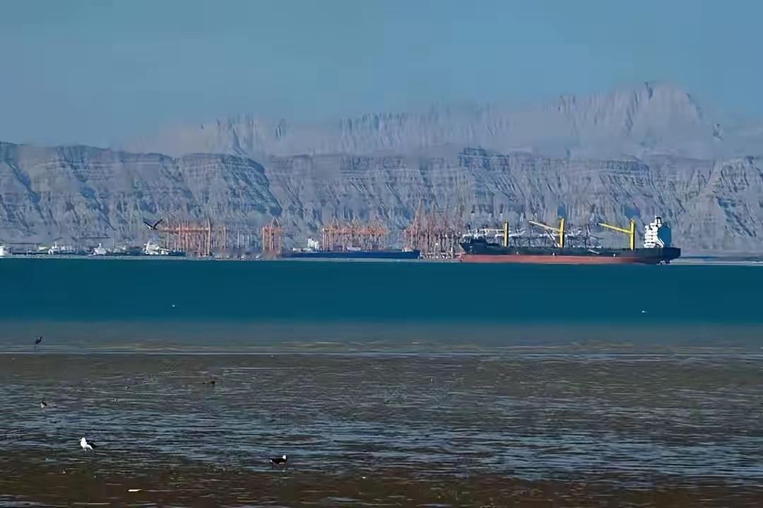 伊朗又上当了！不得不说，特朗普是真的很狡猾。

特朗普用谈判当幌子，用停火当缓冲