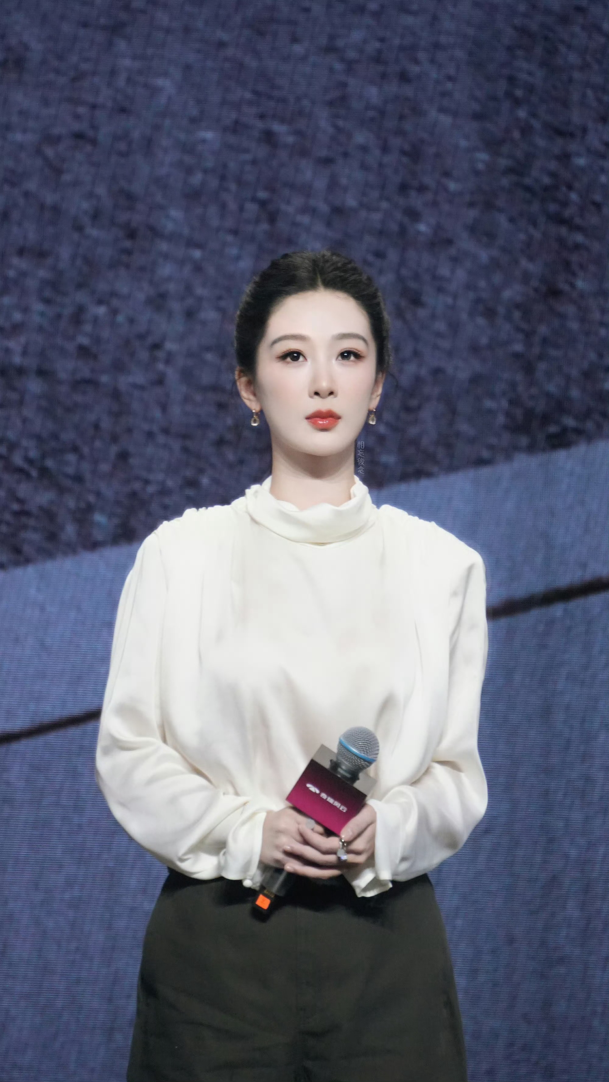 杨紫杨紫董竹君 yz杨紫玉兰花开君再来 想到早期的你 我总有流不完的泪【杨紫玉兰