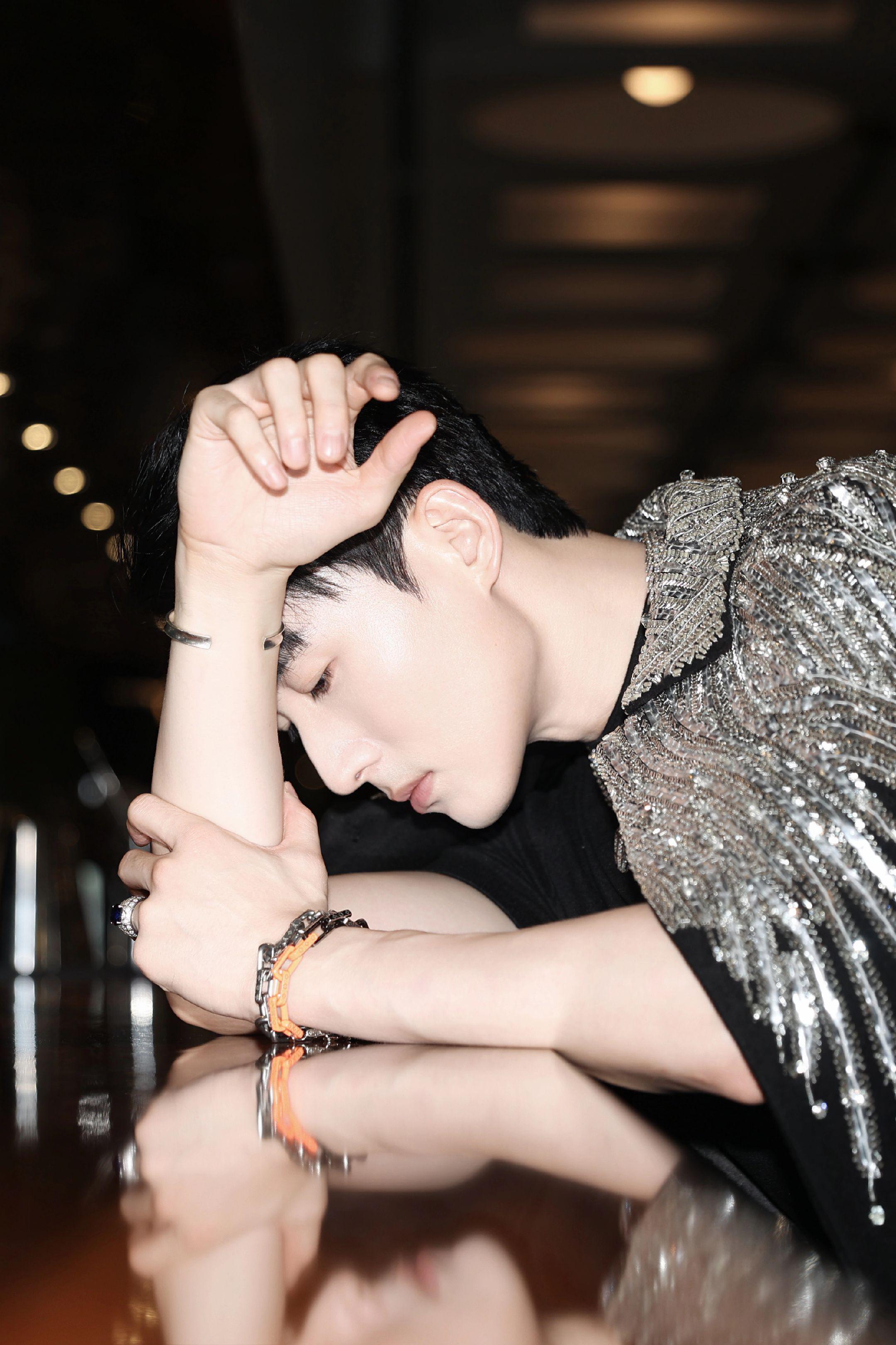 不要为任何假的价值，付出真金白银！❤️允许感情一塌糊涂，但是我们的钱...
