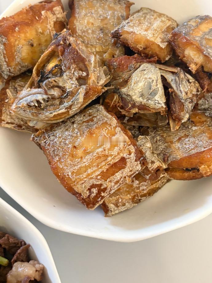 唯唯的吃喝plog🫘好爱香煎豆腐呀！早上菜市场新买的豆腐就是鲜啦！芹菜炒牛肉，