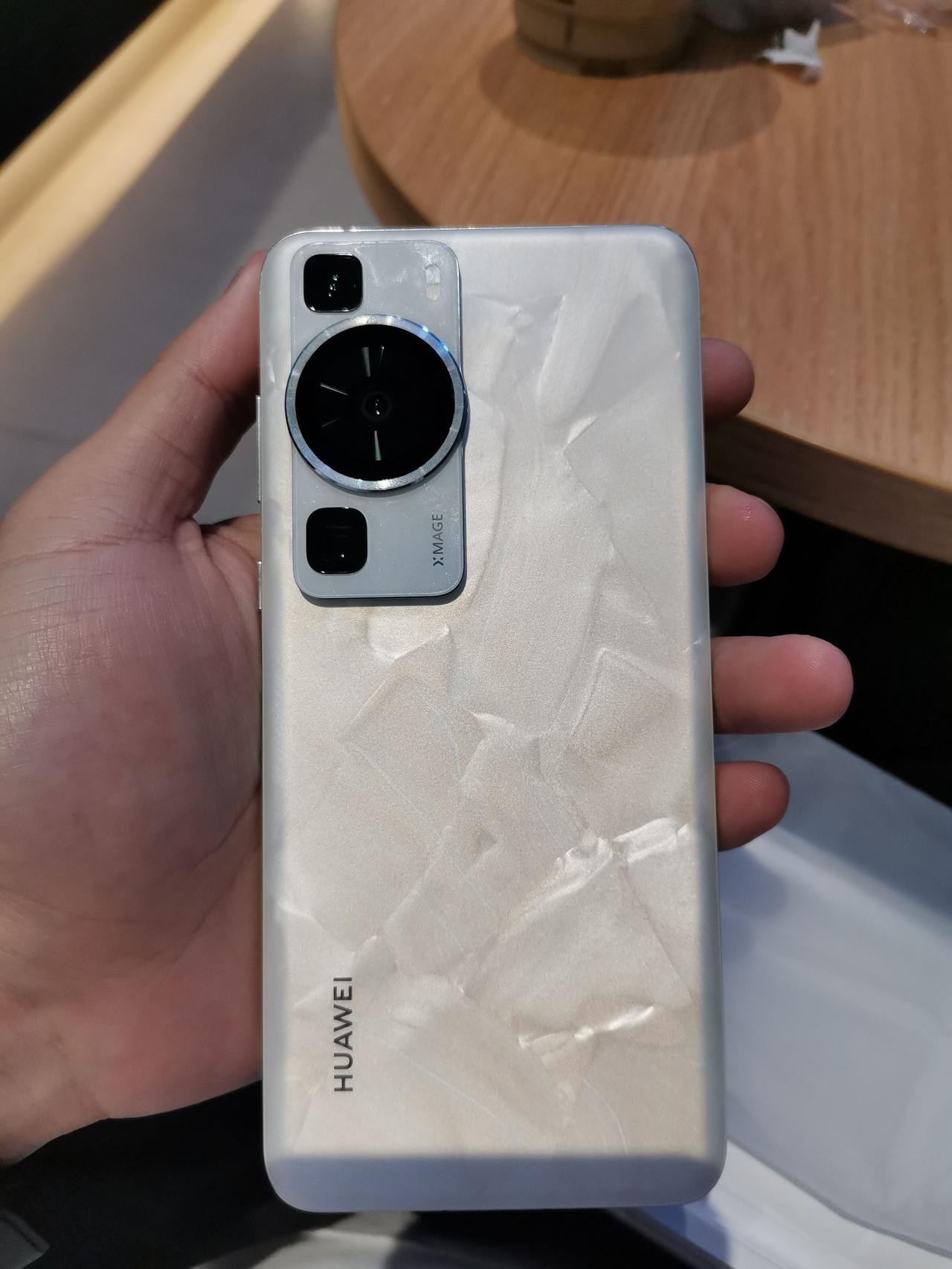 4K预算就能买到的拍照手机？我觉得这三款旗舰机值得一看。

1、华为P60，目前