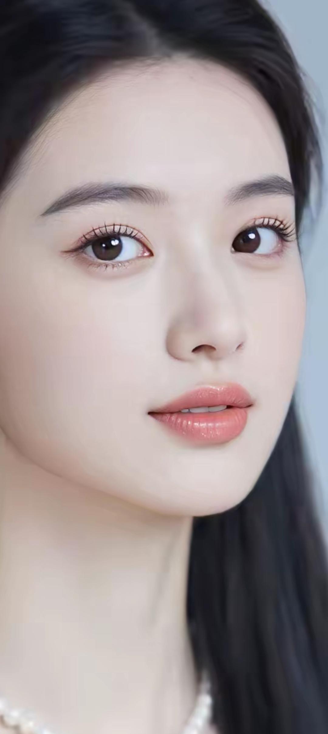 温柔眼眸，甜美微笑，少女心爆棚！💖✨