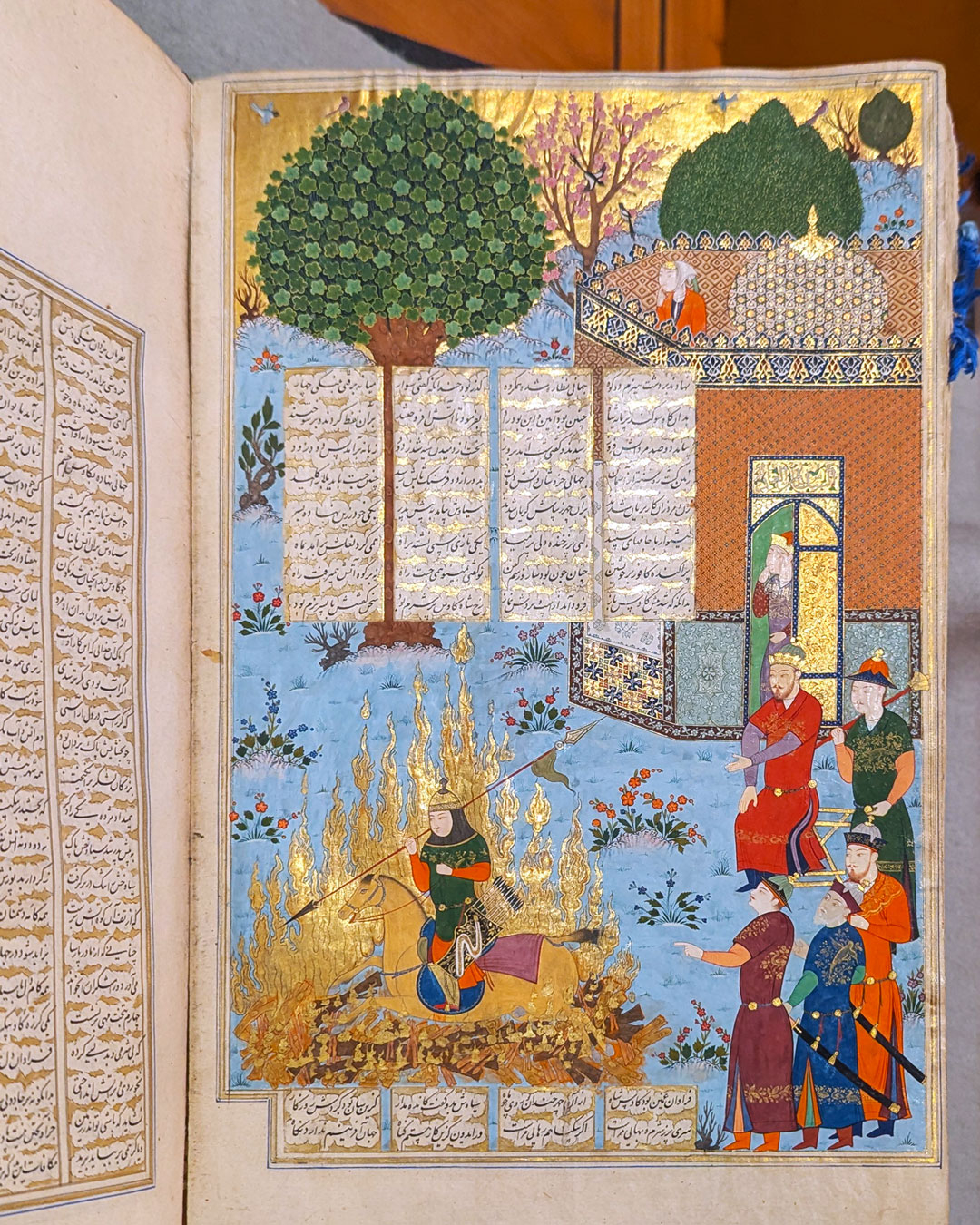 诺鲁孜节是波斯最重要的节日之一，与春分、春天的第一天重合。在诺鲁孜节前的几天里，