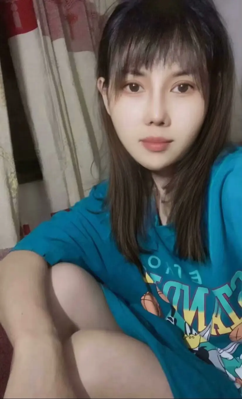我们没有离婚，他在外打工，我在家带娃，我们不聊天，有事说一下，没事不关...