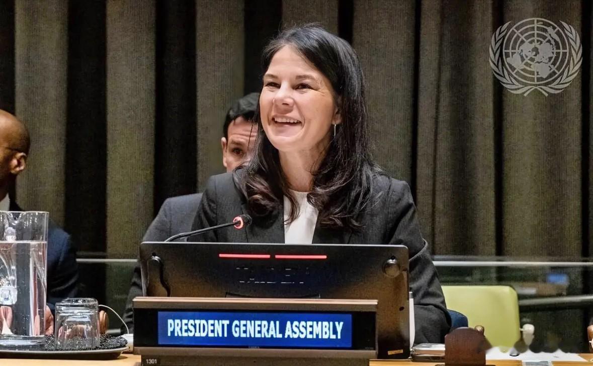 联合国答应中国了
北京时间4月29日，第80届联合国大会主席贝尔伯克奔赴北京，和