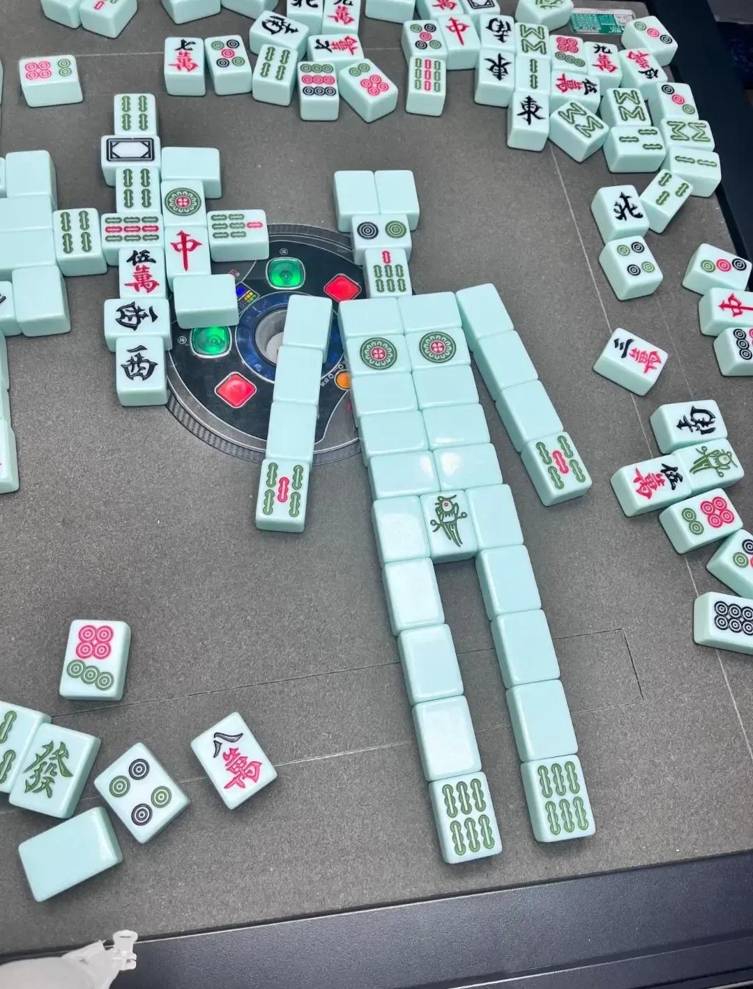 这麻将摆的，谁能发现其中的精髓？