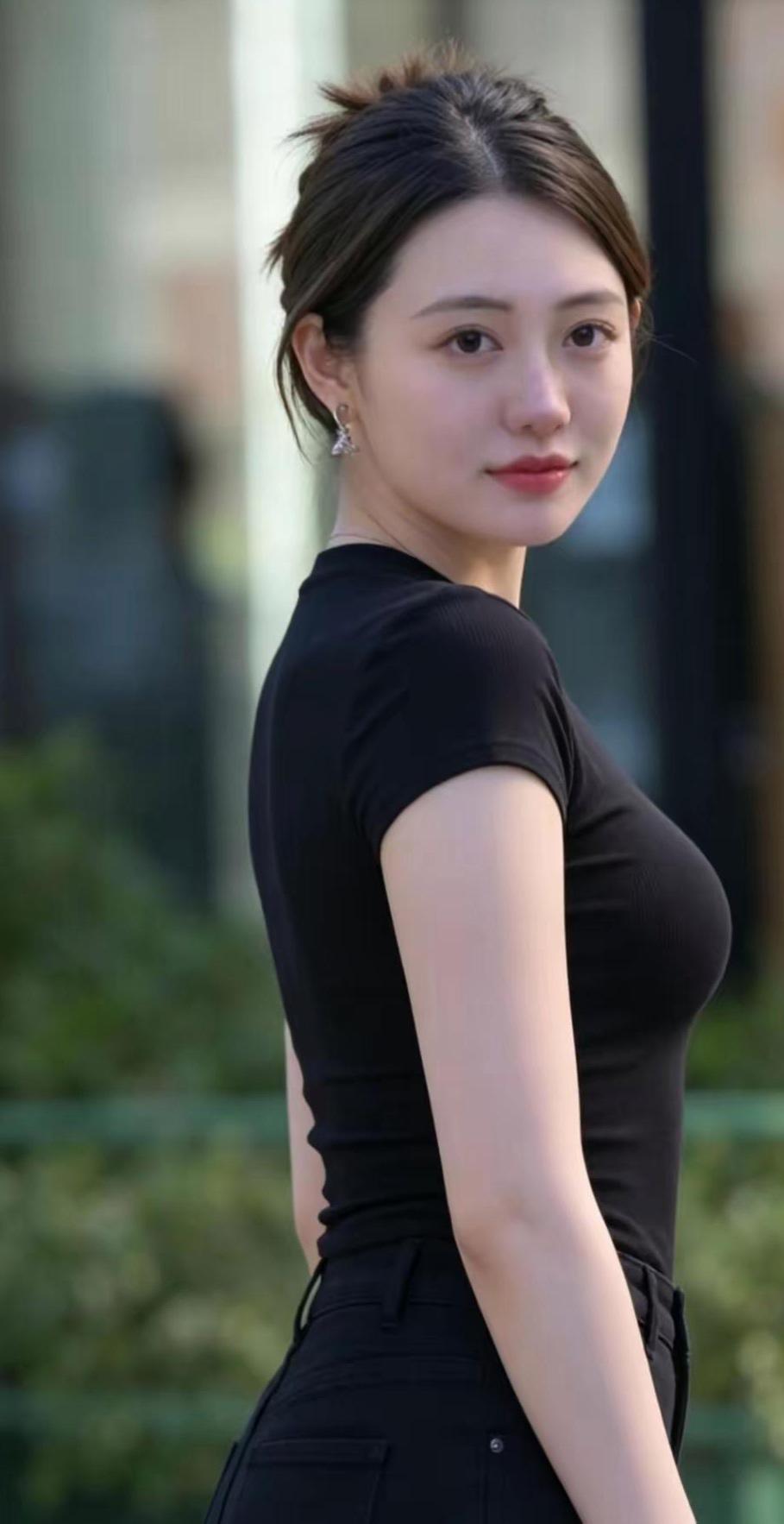 回眸一笑百媚生！