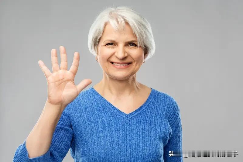 医生：过了70岁散步要尽量做到这5点 过了70岁，散步是很好的养生方式，但有不少