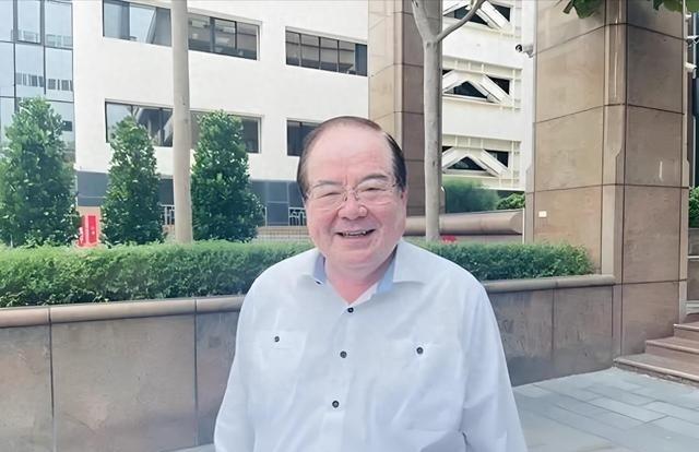 被点名后，李乾龙说：希望两岸民众，多给郑丽文一点时间。
国民党主席选举落幕，郑丽
