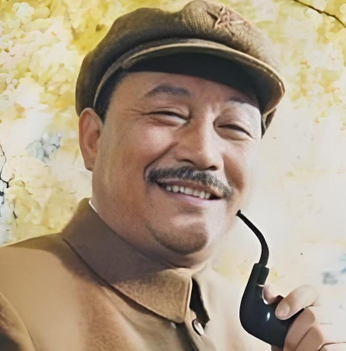 贺龙特型演员高长利，堪称经典中的经典！他形神兼备还原贺老总风采，眉宇间的英武正气