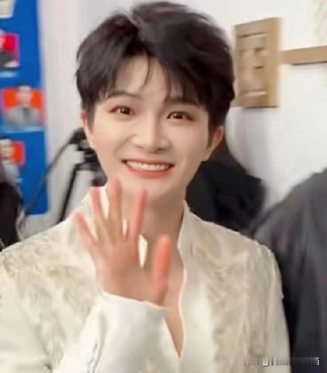 深深真的是好事连连啊！2026年3月15号，也就是昨天，“央视追剧团”活动正式启