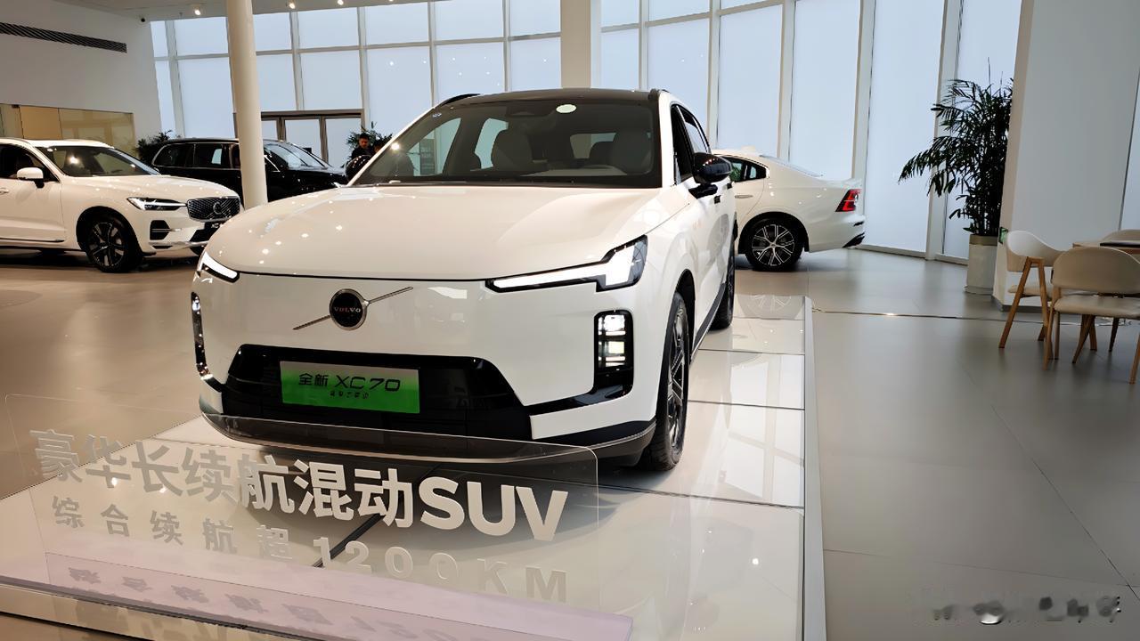 沃尔沃XC70混动版限时起售价为26.99万元，能不能吊打宝马X3插混版／理想L